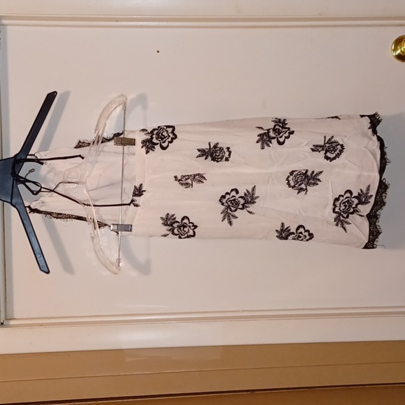 NWT - Haute Nites Black & White Sleeveless Floral Halter Sundress - Size Large - Picture 4 of 8